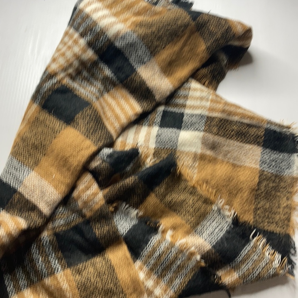 ModCloth Blanket Scarf - Picture 2 of 3